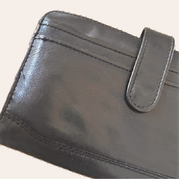 Leather clutch with wristlet - Picture 3 of 15